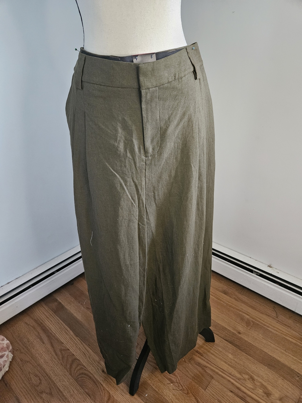 Olive Green Women's Trousers. #shortgirlfriendly